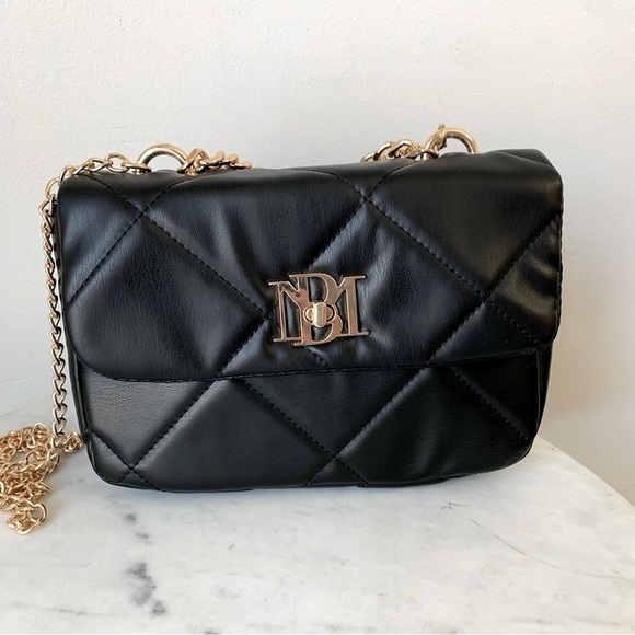 Badgley Mischka Black Small Chain
Crossbody Bag with Big Diamond
Quilting NWT - Picture 2 of 16